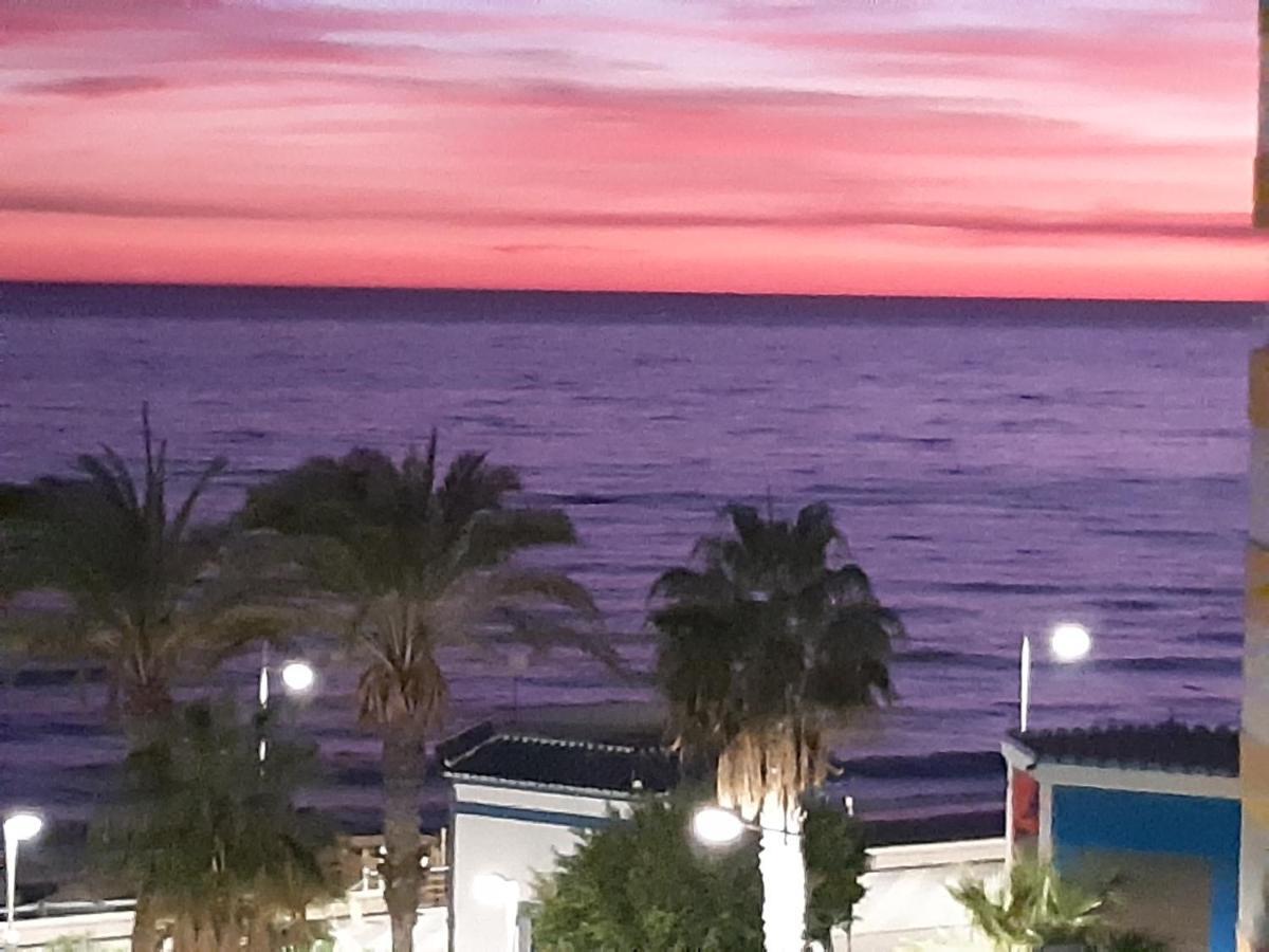 Torrox, Superbe Et Sur La Plage! Exterior foto